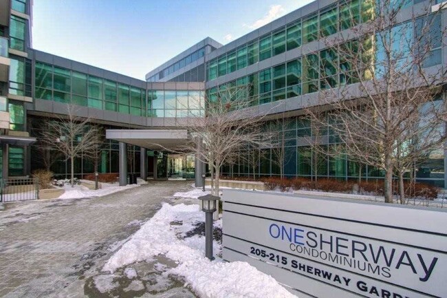 Building Photo - 215 Sherway Gardens Rd