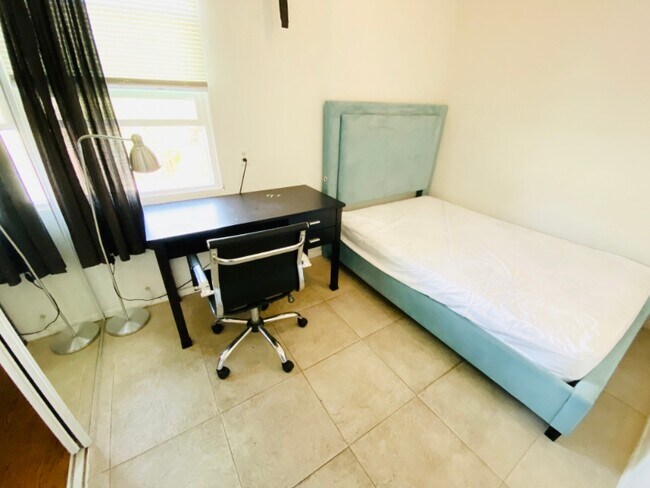 Foto del edificio - 2300 Oak St