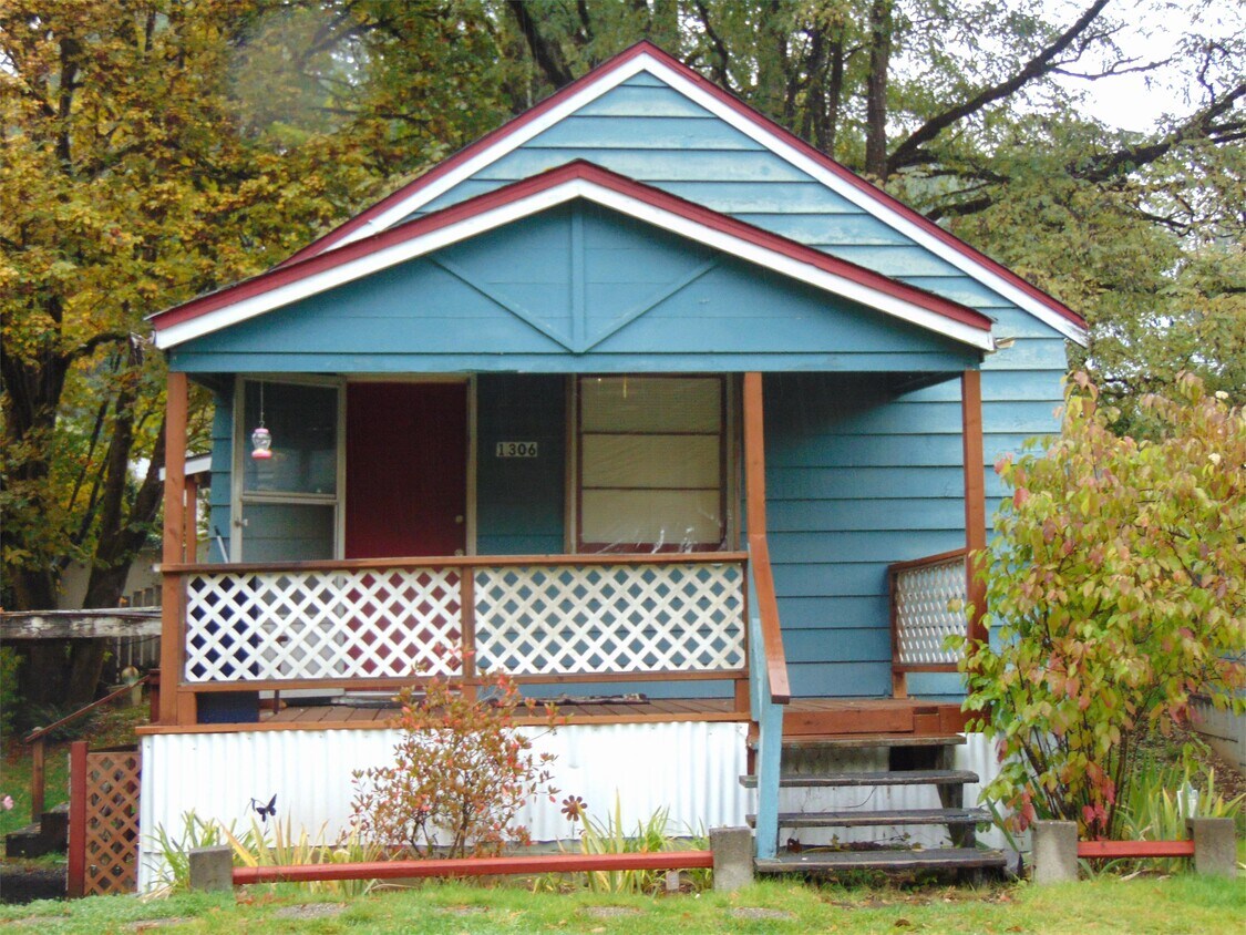 1306 W Cota St, Shelton, WA 98584 House Rental in Shelton, WA