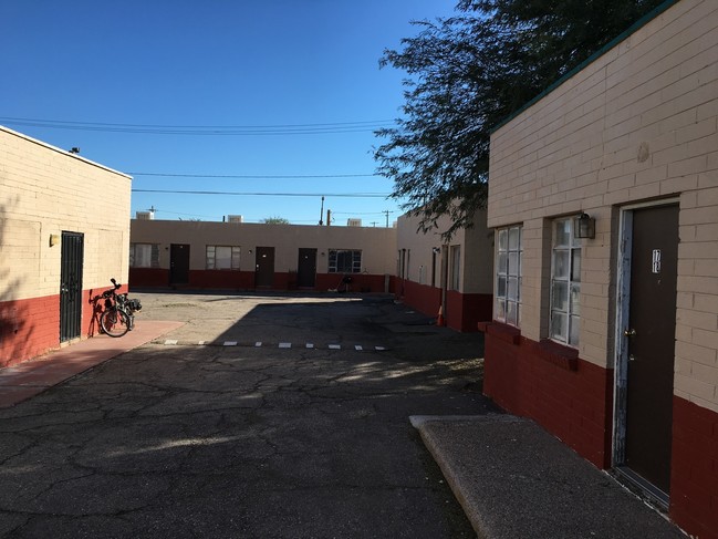 Building Photo - Midway Manor Apartments