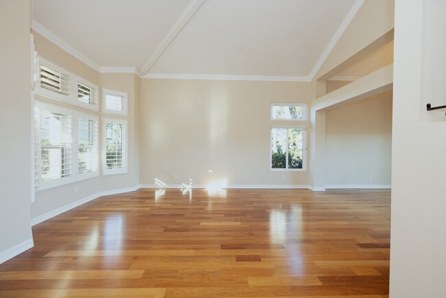 Building Photo - 1808 Avenida Mimosa