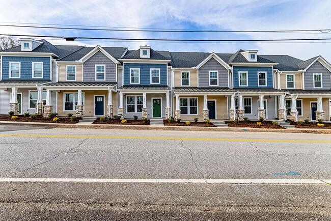 Building Photo - Brand New Townhomes in Woodruff City