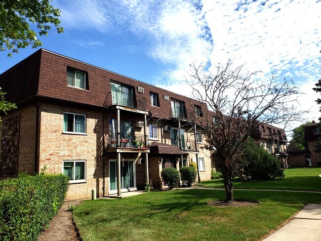Building Photo - 123 E Dundee Rd