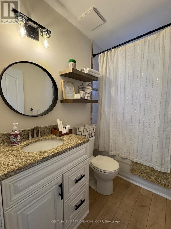 Photo du bâtiment - 740 Lorne Ave