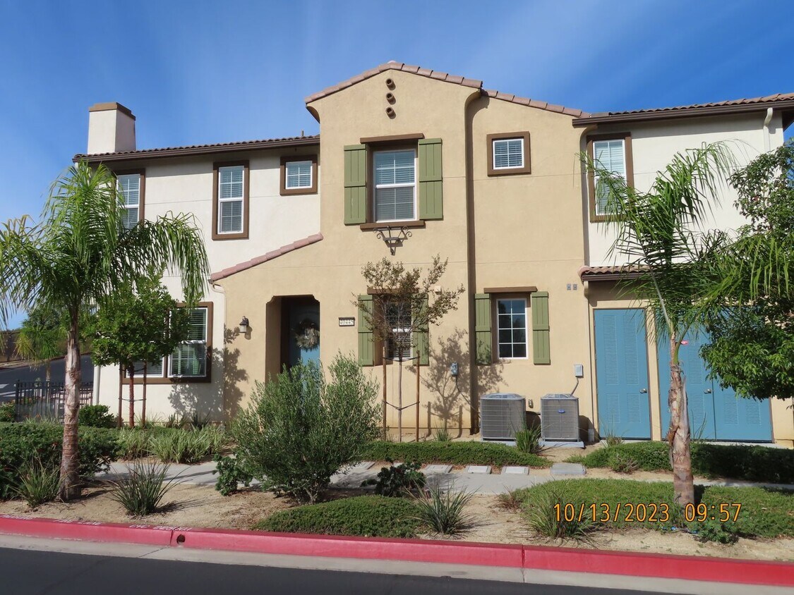 Primary Photo - 40445 Calle Real