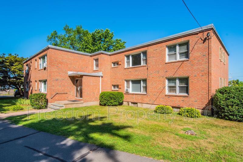 Foto principal - 353 Main St