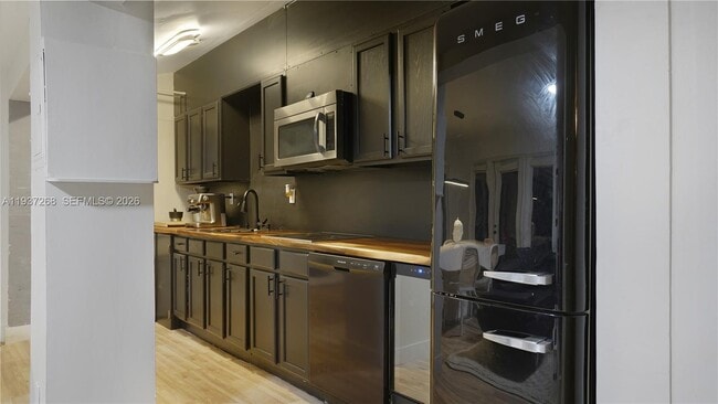 Foto del edificio - 1645 NE 9th Ave