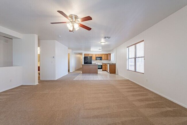 Foto del edificio - Spacious Oro Valley 4-Bedroom Rental with ...