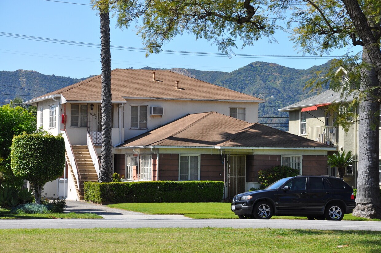 Primary Photo - 818 W Glenoaks Blvd