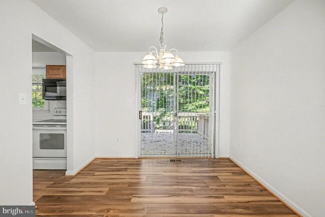 Foto del edificio - 13828 Londonderry Ct