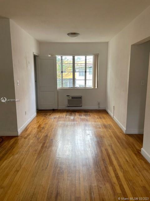 Foto del edificio - 1014 E Ponce De Leon Blvd