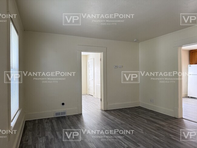 Foto del edificio - 155 N Maple Ave