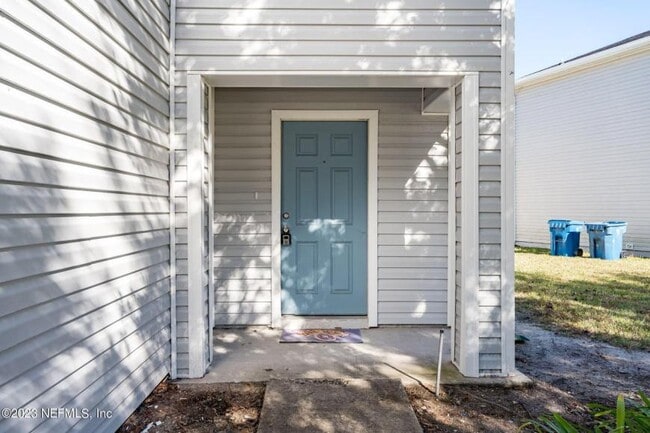 Building Photo - 3 bedroom in Jacksonville FL 32218