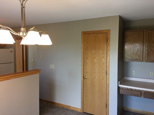 Foto del edificio - 2042 Cliff Alex Ct S