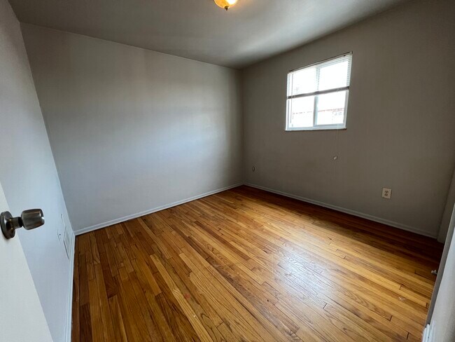 2nd Bedroom - 428 Brierly Ln