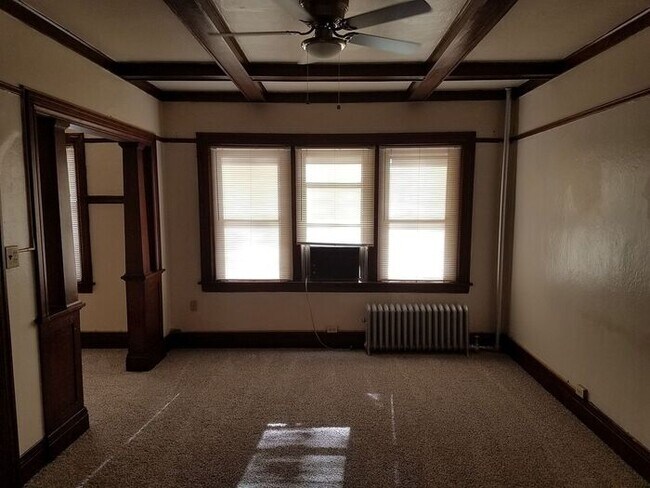 Building Photo - Charming Colonial Studio Apartment