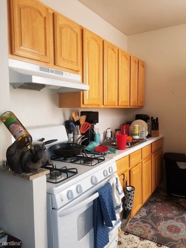 Building Photo - 2 br, 1 bath  - 3085 32nd St