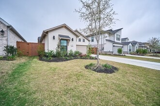 Building Photo - 24819 Yellow Spruce Cir