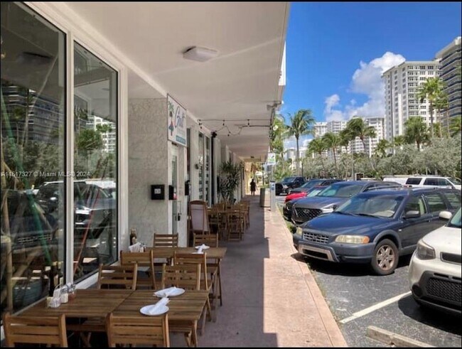 Foto del edificio - 3429 Galt Ocean Dr