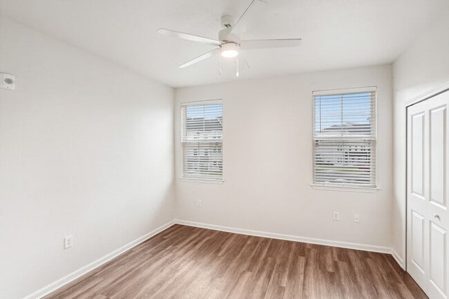 Building Photo - Ekos Magnolia Oaks