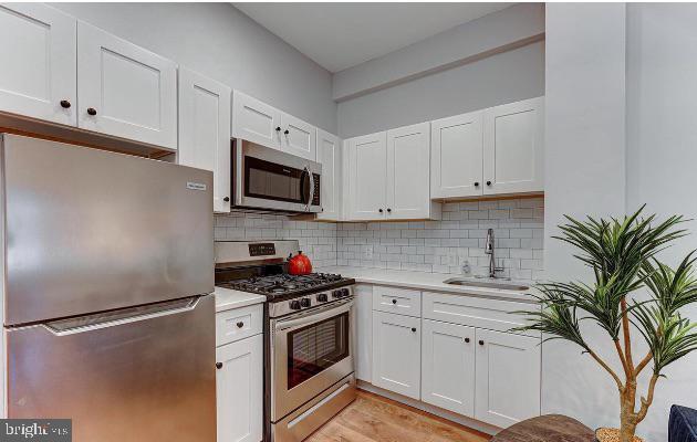 Primary Photo - 2243 N Park Ave