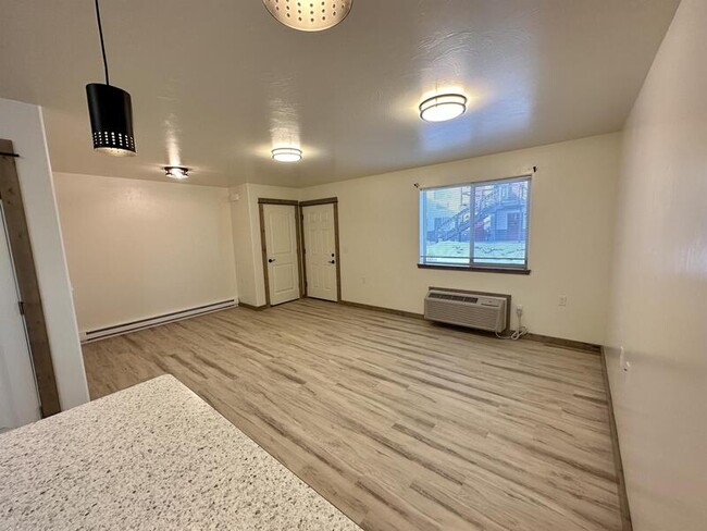 Building Photo - 1044 Enterprise Dr