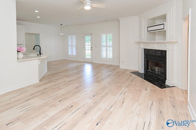 Foto del edificio - 2200 Little Cove Rd