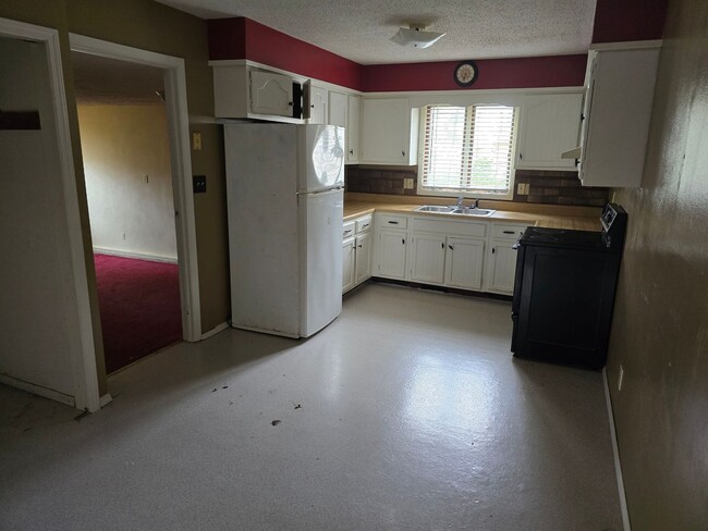Foto del edificio - 3 Bedroom 2 Bathroom for $1350.00