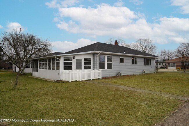 Building Photo - 491 Saint Thomas Drive