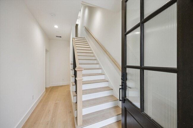 Building Photo - 947 Blackshire Ln