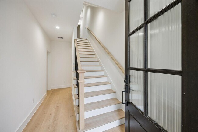 Foto del edificio - 947 Blackshire Ln