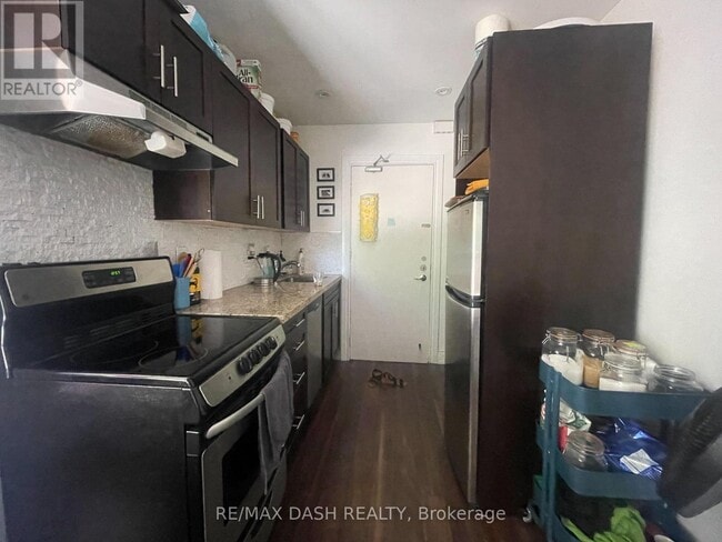 Photo du bâtiment - 141 Admiral Rd