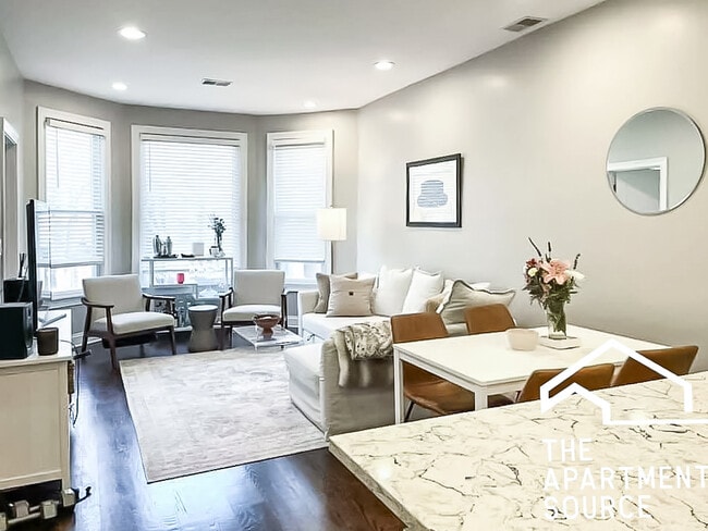 Foto del edificio - 2732 N Wilton Ave