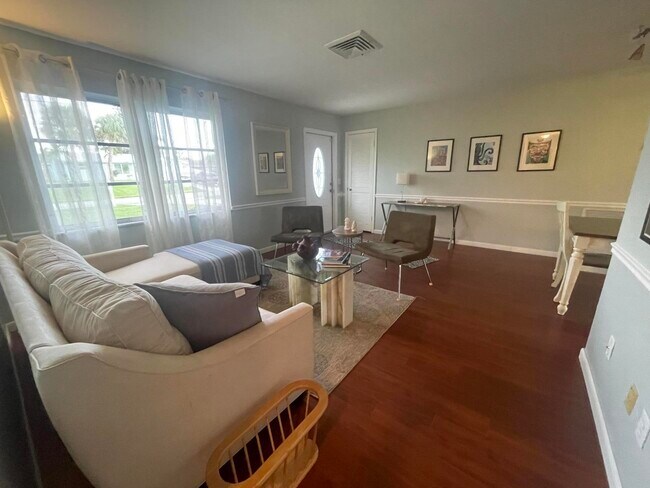 Foto del edificio - 2300 NE 13th Ct
