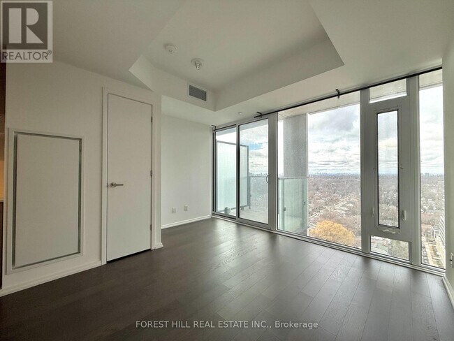 Building Photo - 5 Soudan Ave