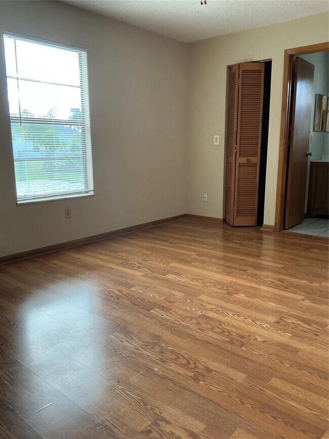 Foto del edificio - 1858 SW Capehart Ave