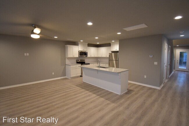 Building Photo - 3 br, 2.5 bath House - 3037 Sandra Street