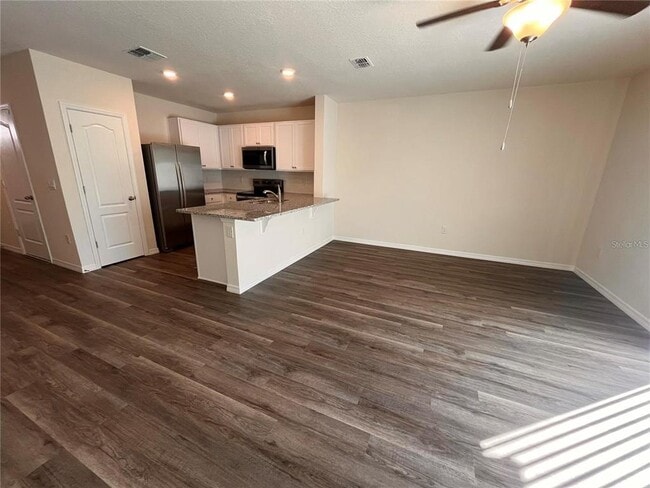 Building Photo - 1266 Balsam Dr