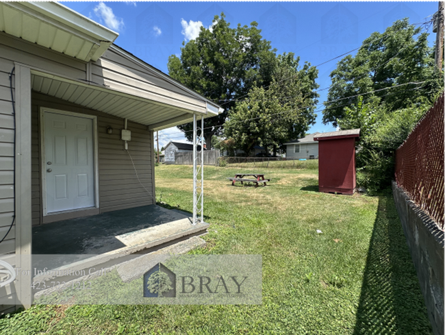 Building Photo - Fully remodeled cute cottage!