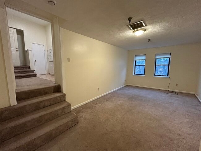 Foto del edificio - 185 Main St