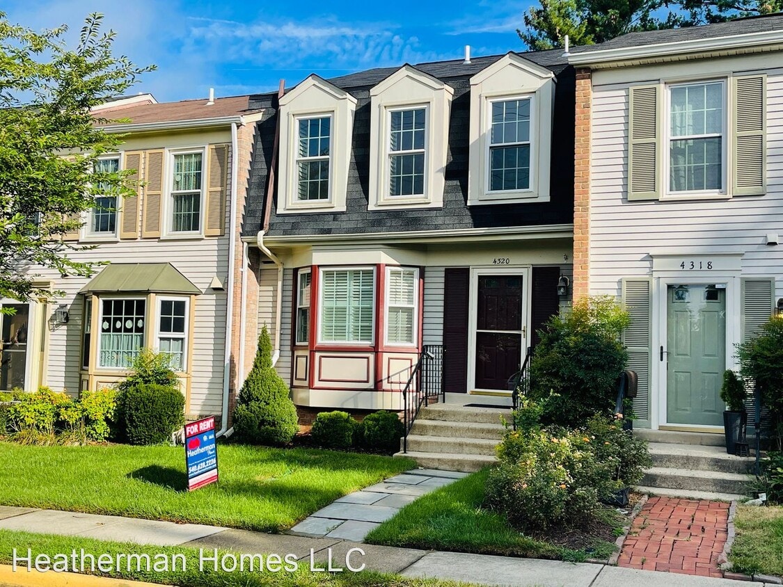 3 br, 2.5 bath House 4320 Caprice Court House Rental in Alexandria