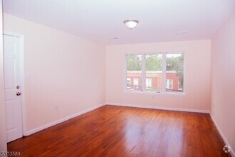 Building Photo - 111 Highland Ave