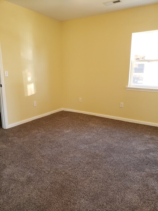Foto del edificio - 812 E 8th St