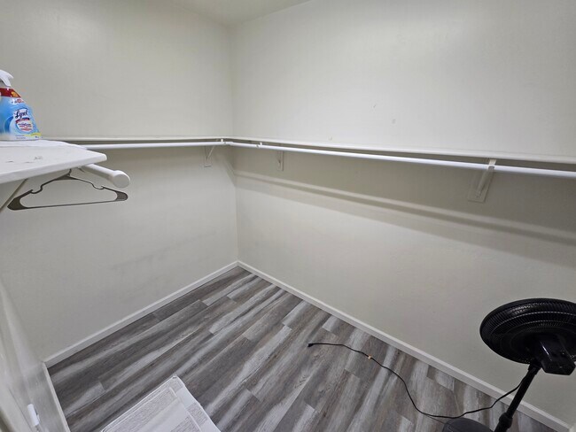 vestidor principal - 832 Legacy Dr