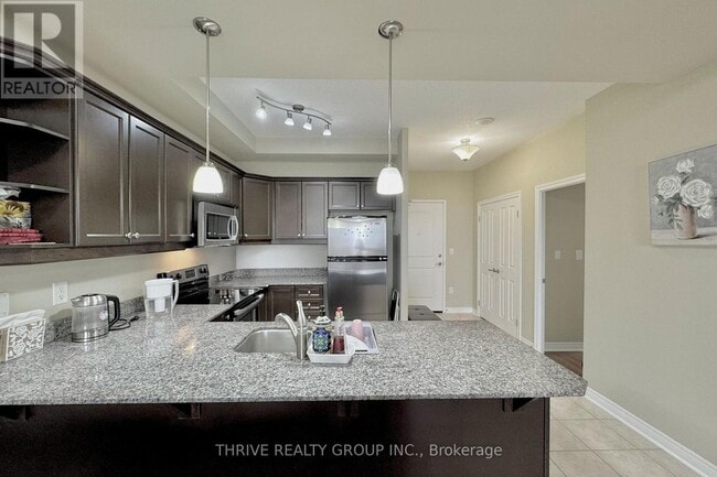 Building Photo - 1030 Coronation Dr