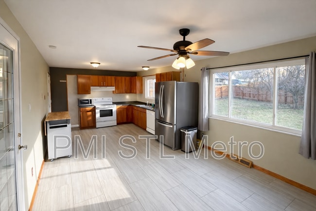 Building Photo - 3900 Randhall Dr