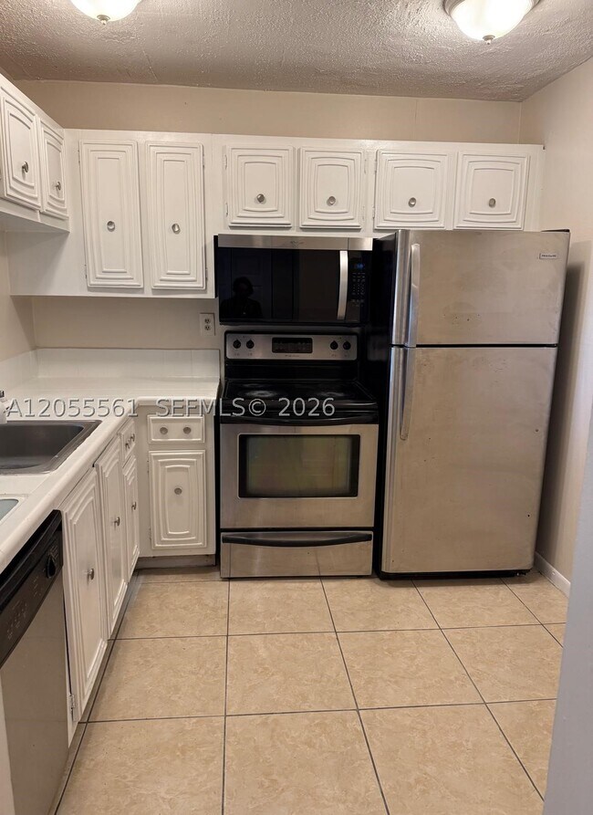 Foto del edificio - 498 NW 165th St