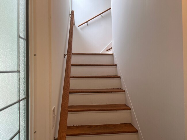 Building Photo - 51 Morris Pl