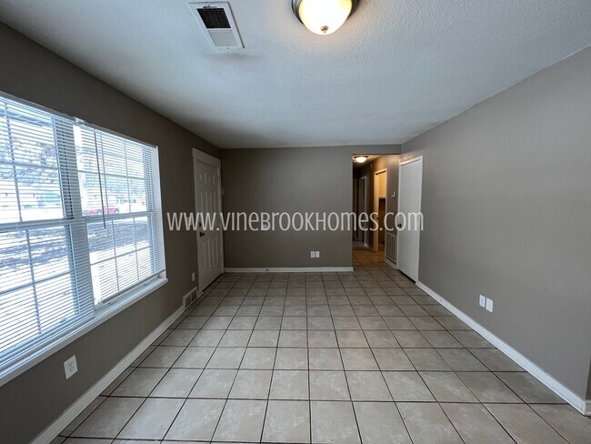 Foto del edificio - 6905 E 114th Terrace
