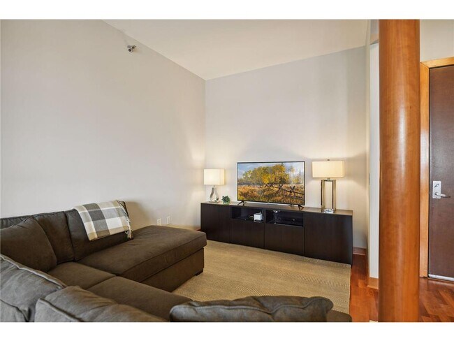 Foto del edificio - 317 Groveland Ave